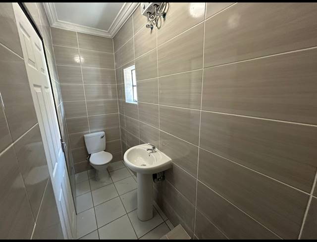 1 BEDROOM FLAT TO LET IN BEDWORTH PARK